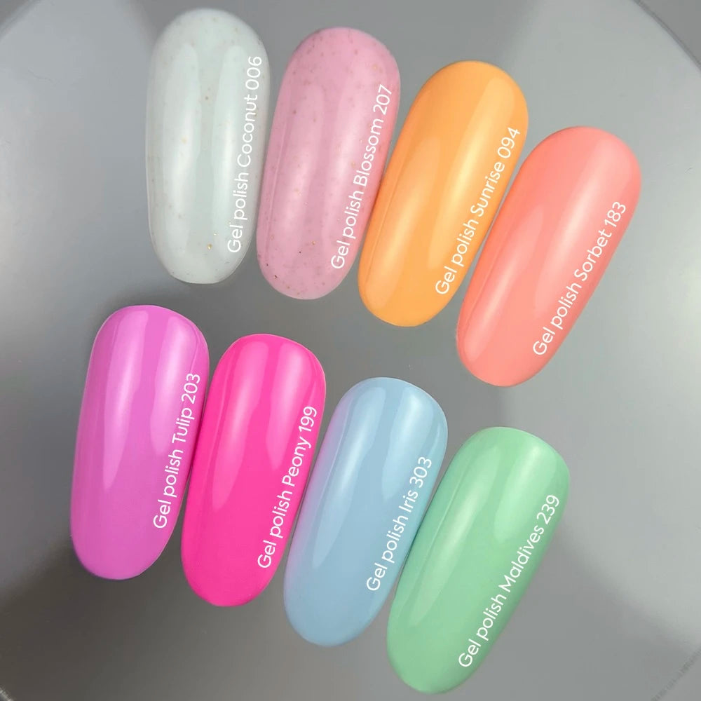 NAILSOFTHEDAY Gel Polish Blossom — soft pink gel polish with gold foil, offering full coverage in one coat, 10 ml.