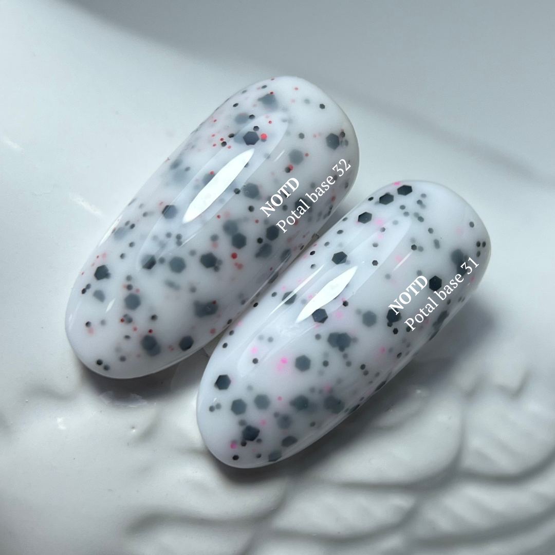 NAILSOFTHEDAY Potal base 31 — base lechosa con brillo negro y rosa, 10 ml
