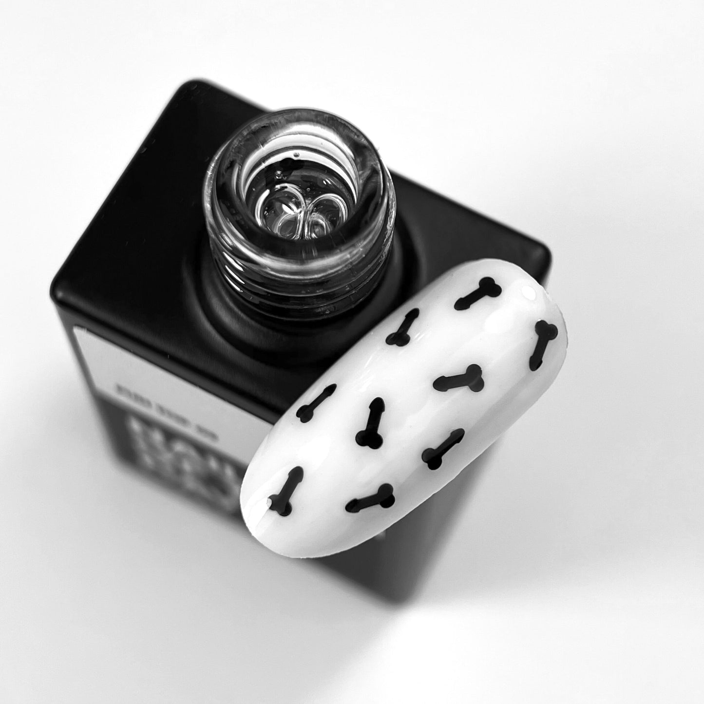 NAILSOFTHEDAY FUN! top 03 — фінішне покриття для нігтів з чорним арт-декором , без липкого шару, 10 мл