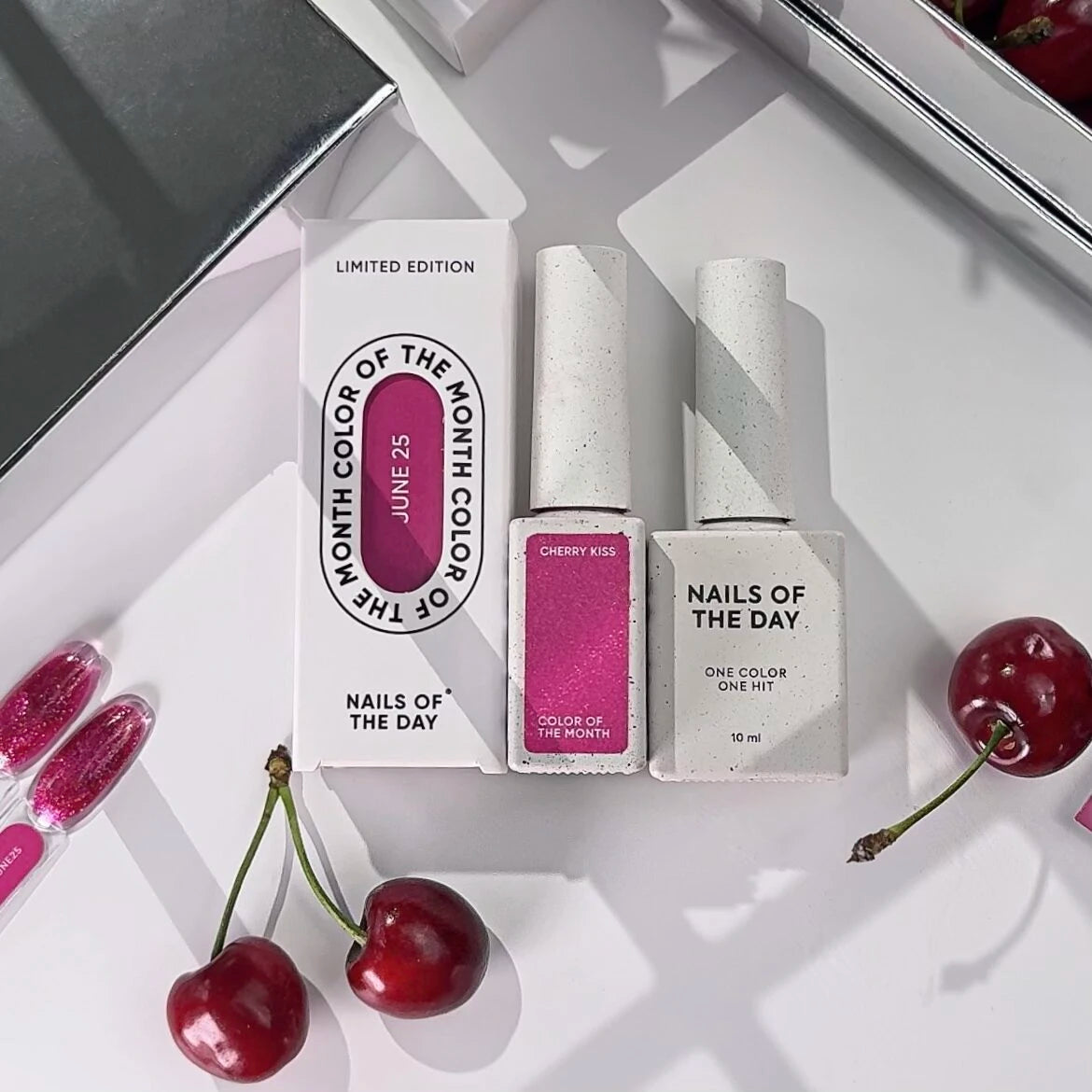 NAILSOFTHEDAY Couleur du Mois Juin 2025 Cherry Kiss — rose intense avec effet œil de chat, couvrance parfaite en une seule couche, 10 ml
