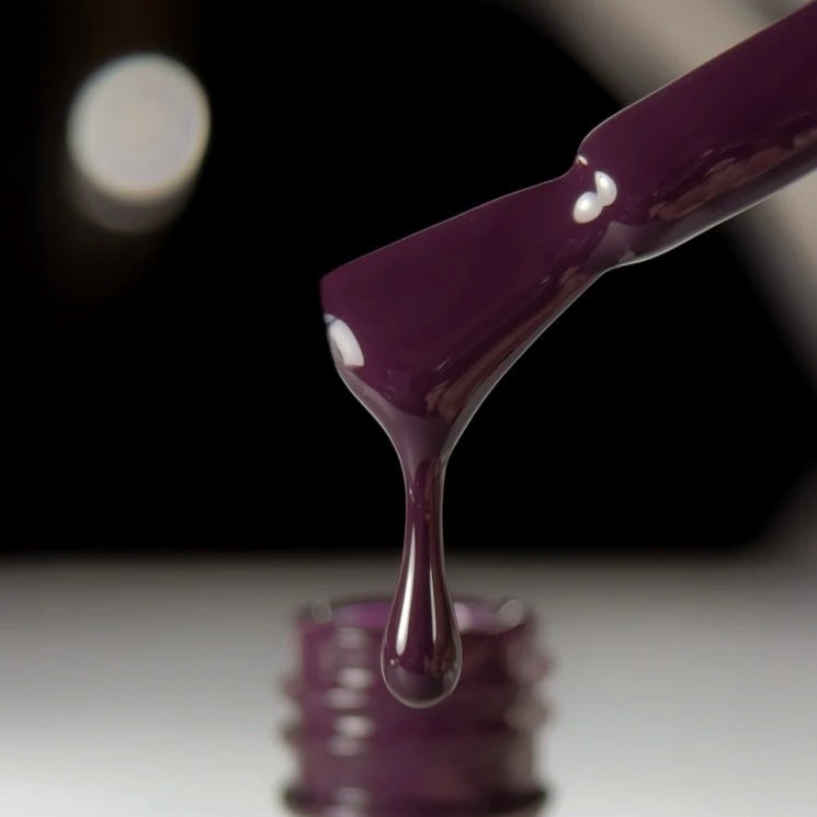 NAILSOFTHEDAY Cor do Mês — Janeiro 2026
Midnight — tom ameixa intenso, cobertura total em uma camada, 10 ml