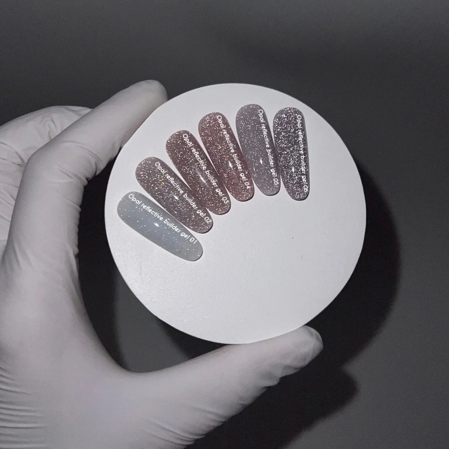 NAILSOFTHEDAY Opal Reflective builder gel 01 — gel constructor lechoso con brillo opalescente y partículas reflectantes, 15 g.