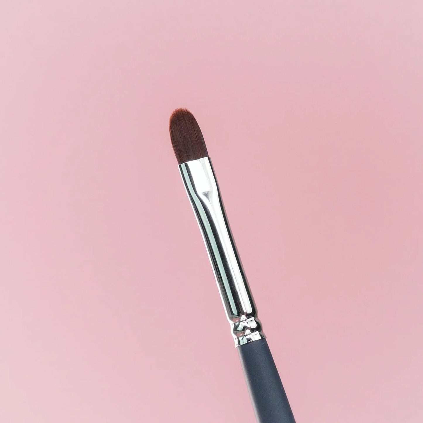 NAILSOFTHEDAY Professional Oval #6 — pincel ovalado de pelo sintético para gel.