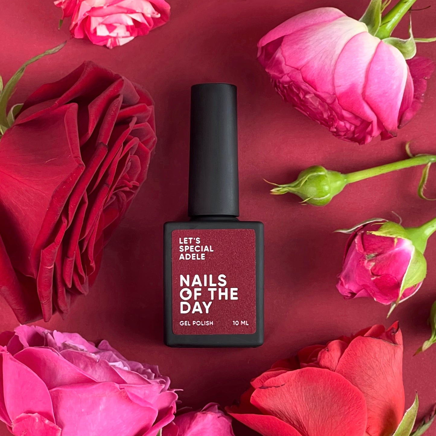 NAILSOFTHEDAY Let's special Adele - rosso con smalto gel brillante che copre uno strato, 10 ml
