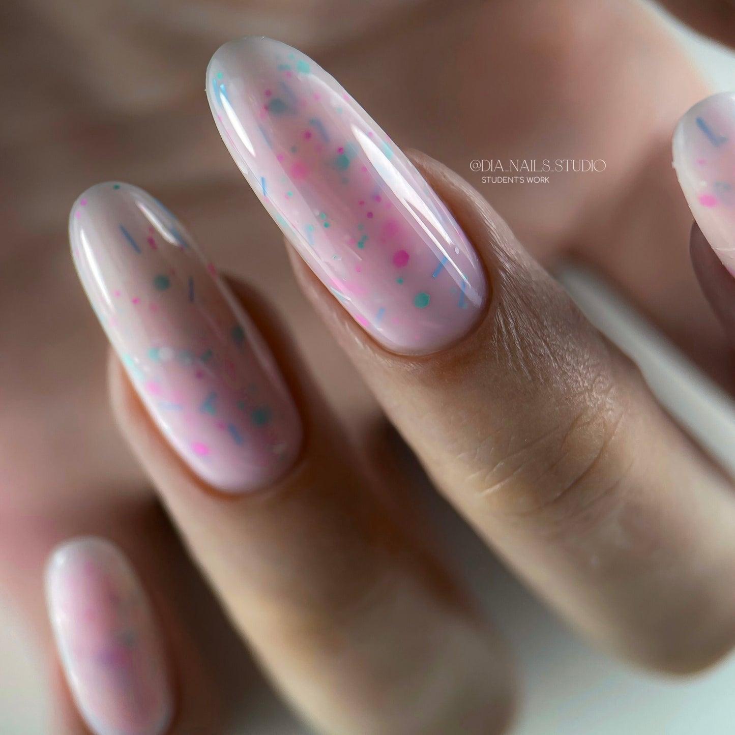 NAILSOFTHEDAY Potal base 29 – base rosa leitosa com brilhos néon, 10 ml