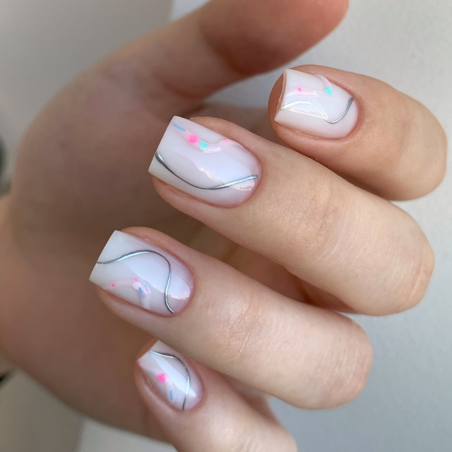 NAILSOFTHEDAY Potal base 29 – base rosa leitosa com brilhos néon, 10 ml