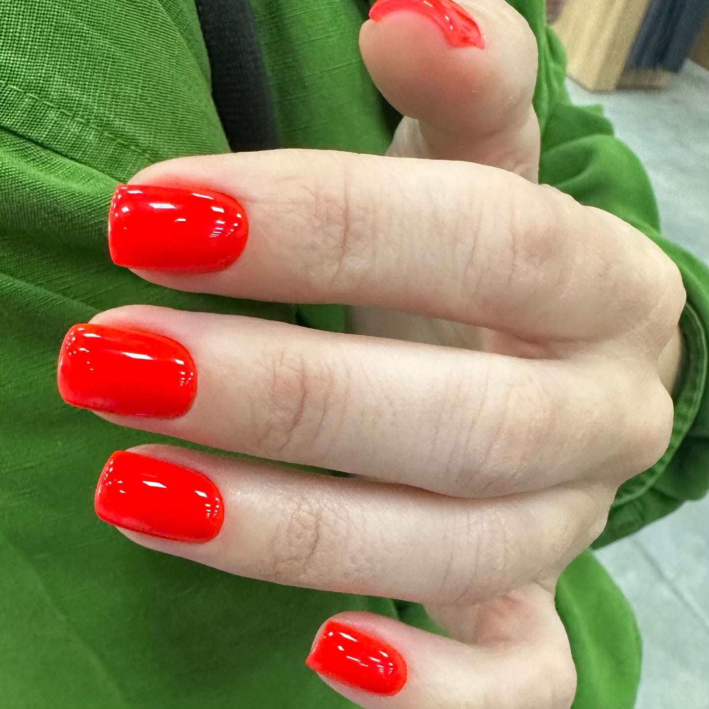 NAILSOFTHEDAY Let's special Red — um verniz gel vermelho especial sobreposto numa camada, 10 ml