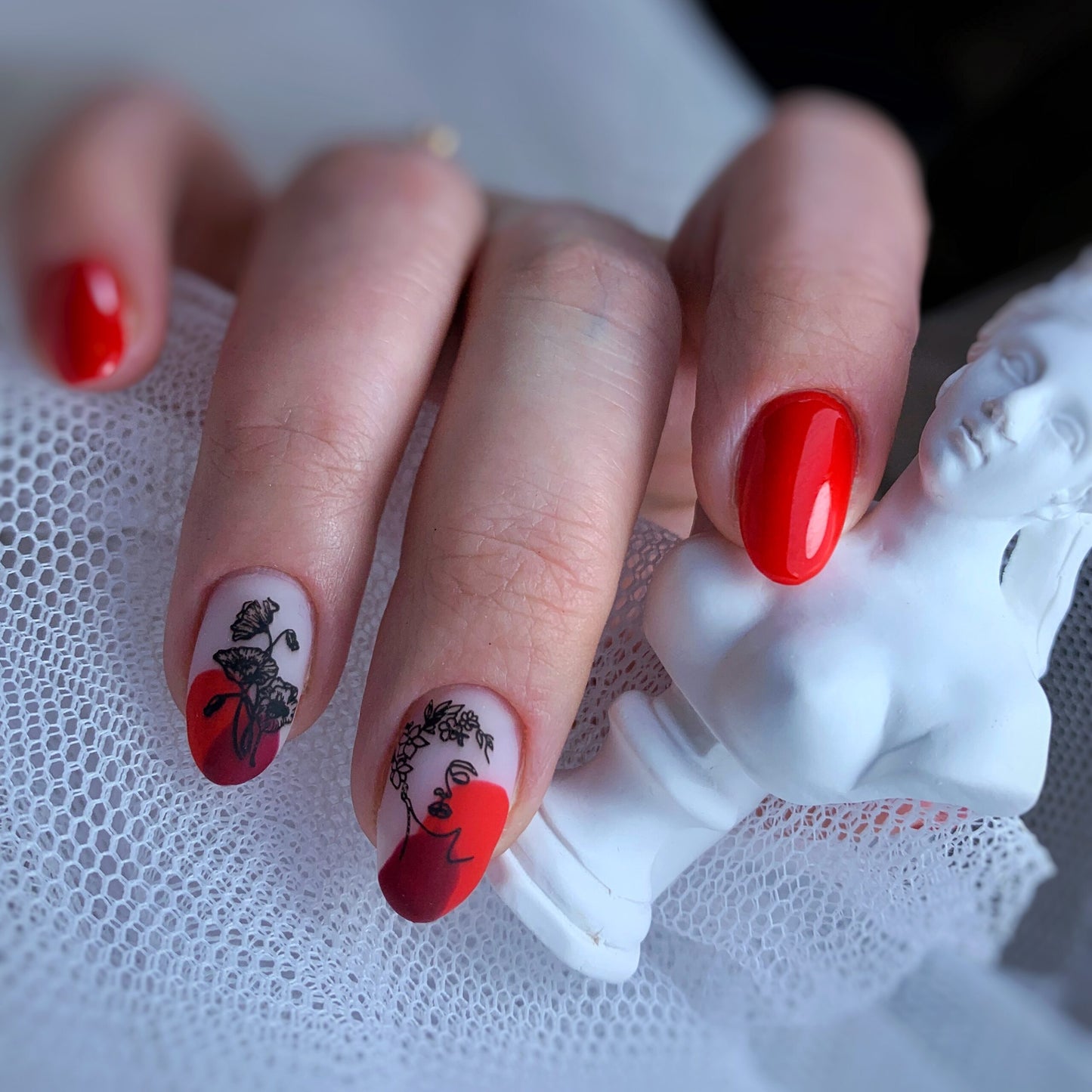 NAILSOFTHEDAY Let's special Red — um verniz gel vermelho especial sobreposto numa camada, 10 ml