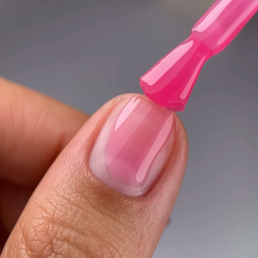 NAILSOFTHEDAY Cover Base 47 Light Pigment – leicht pigmentierte, halbtransparente Basis in kräftigem Rosaton für Nägel, 10 ml