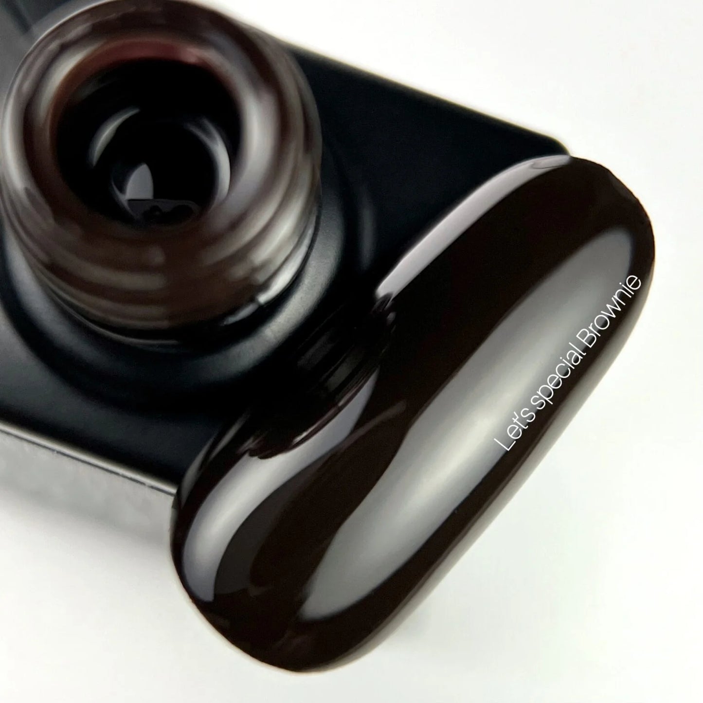 NAILSOFTHEDAY Let's Special Brownie - verniz gel castanho frio cobrindo uma camada, 10 ml