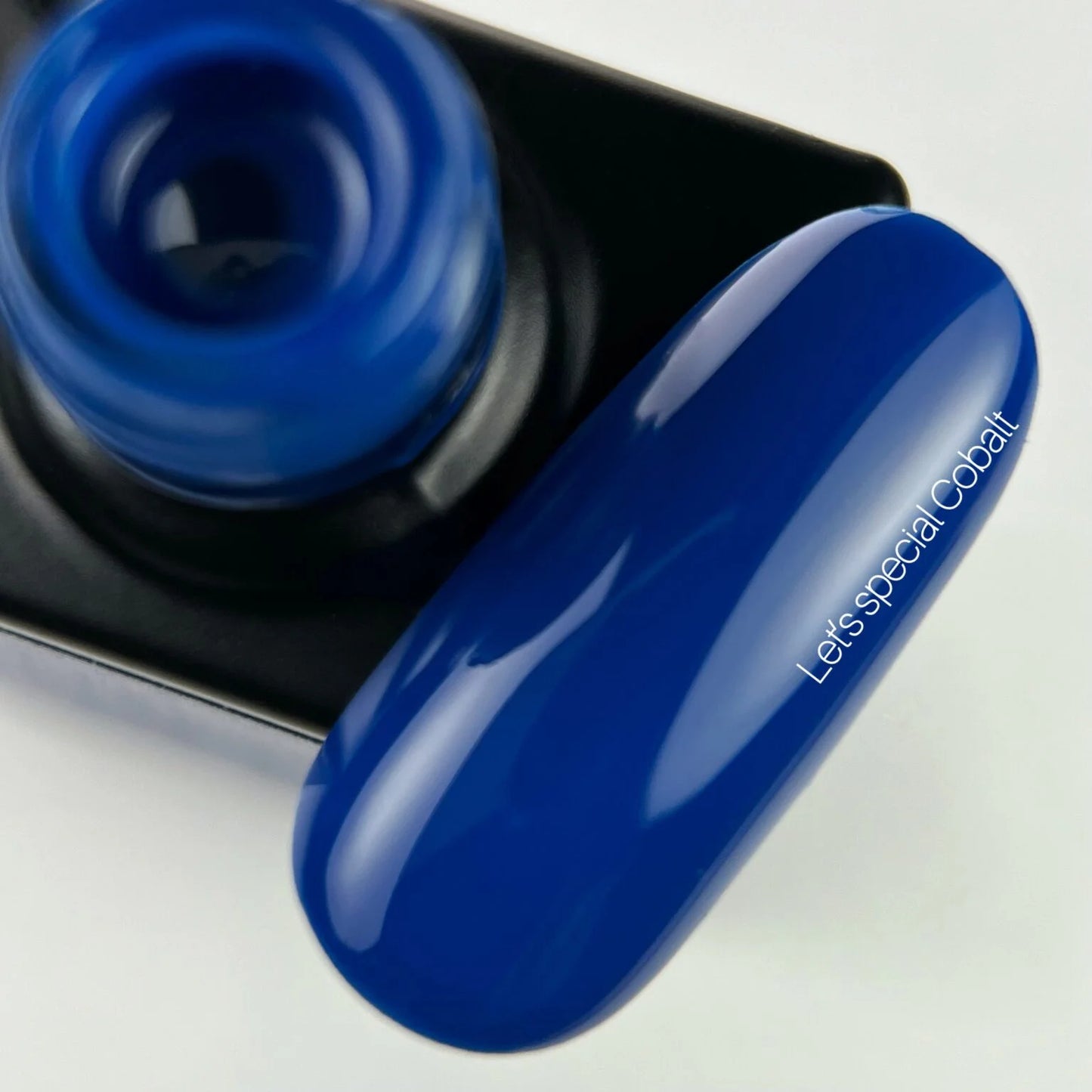 NAILSOFTHEDAY Let’s Special Cobalt — esmalte semipermanentel azul intenso para uñas, que cubre en una sola capa, 10 ml.
