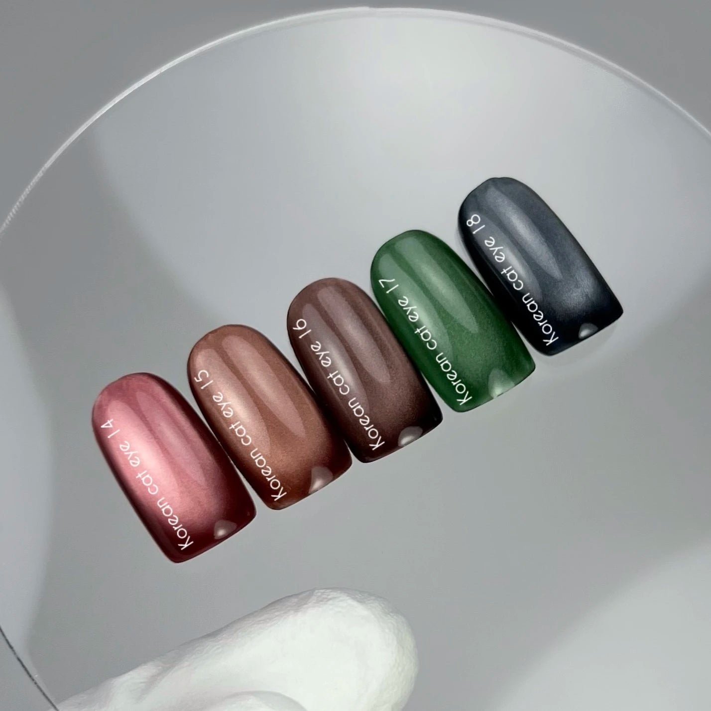 NAILSOFTHEDAY Korean Cat Eye 14 – esmalte em gel vermelho efeito olho de gato, 10 ml.