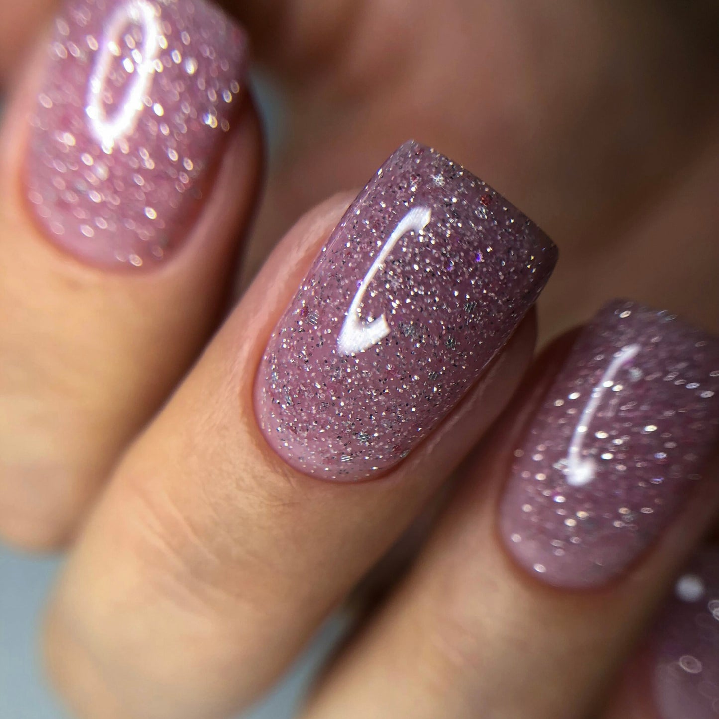 NAILSOFTHENIGHT Base reflectora 06 - base reflectora camuflada com brilho (rosa suave), 10 ml