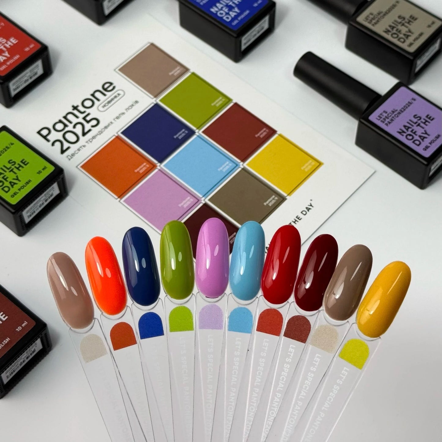 NAILSOFTHEDAY Let’s Special Pantone2025/8 — smalto gel rosso vino profondo, che copre in un solo strato, 10 ml.