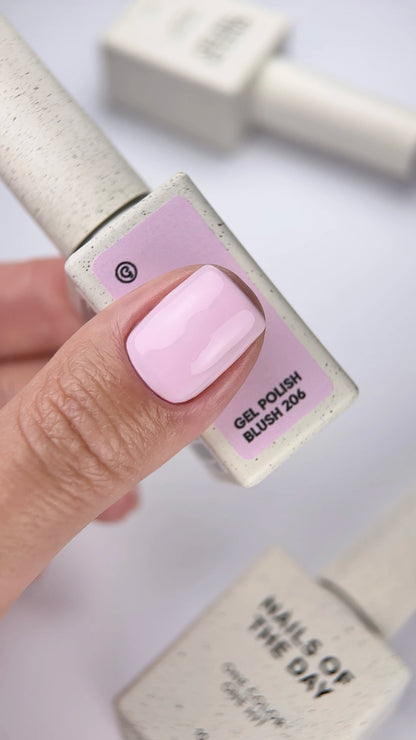 NAILSOFTHEDAY Gel polish Blush 206 — delicado tono rosa con cobertura total en una sola capa, 10 ml.