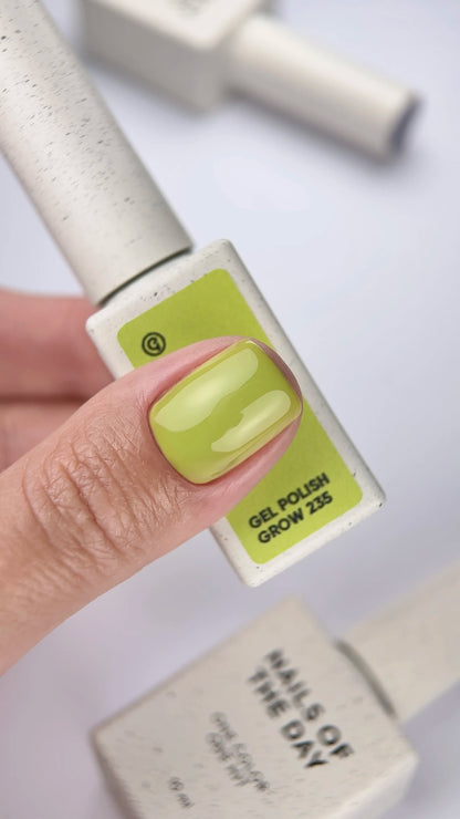 NAILSOFTHEDAY Gel polish Grow 235 — tono verde con cobertura total en una sola capa, 10 ml.