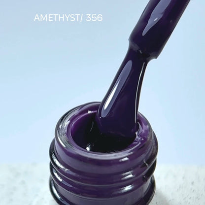 NAILSOFTHEDAY Gel Polish Amethyst — esmalte semipermanente en tono púrpura amatista oscuro con cobertura completa en una sola capa. 10 ml.