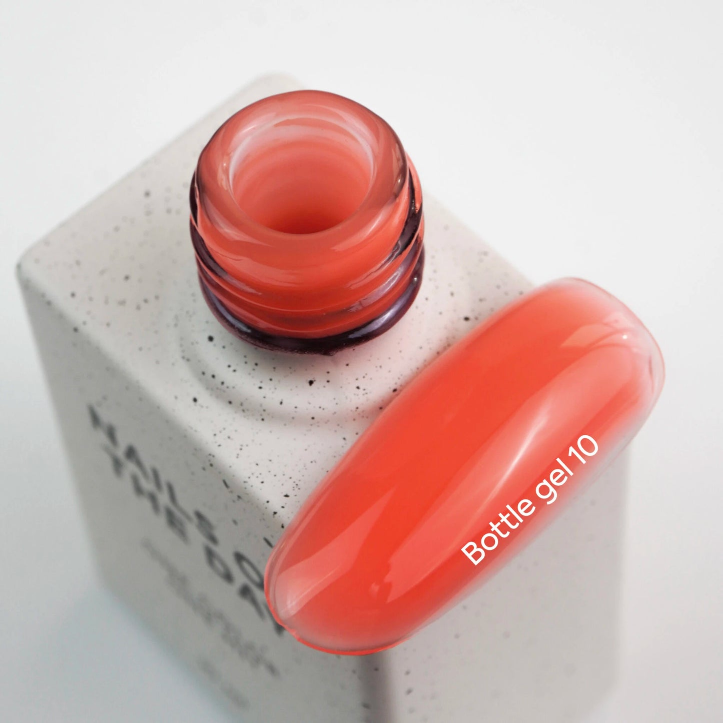 NAILSOFTHEDAY Garrafa gel 10 - gel ultra-forte, o mesmo frasco lendário, 10 ml