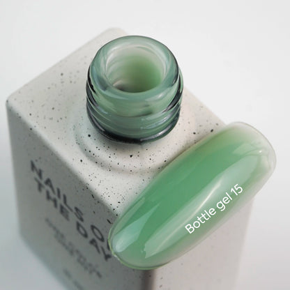 NAILSOFTHEDAY Gel de garrafa 15 — gel ultra forte para unhas, 10 ml