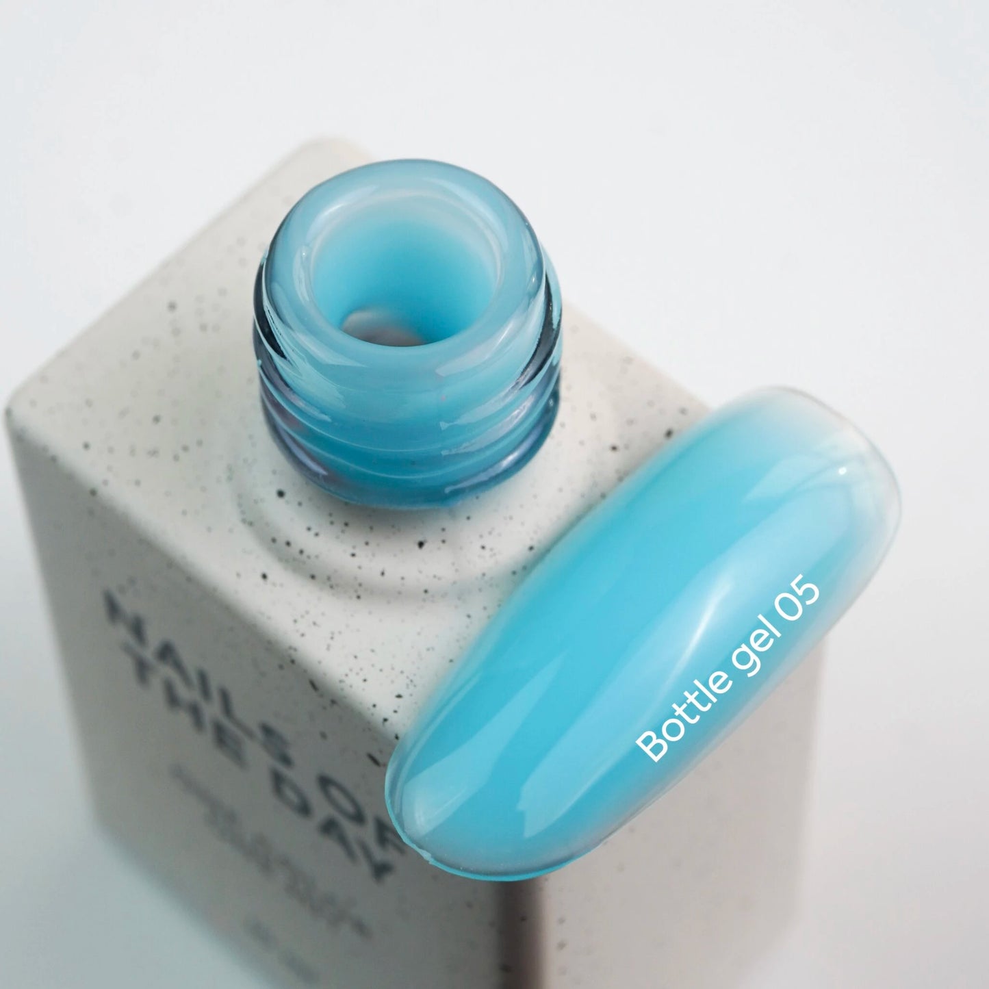 NAILSOFTHEDAY Bouteille gel 05 – gel super fort (bleu ciel), 10 ml