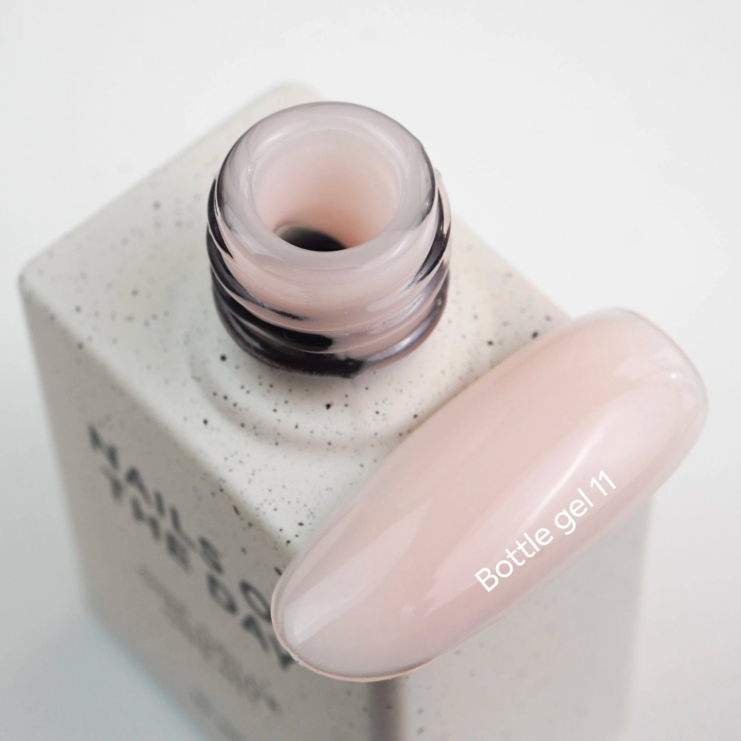 NAILSOFTHEDAY Bouteille gel 11 — gel ultra-fort pour ongles, 10 ml