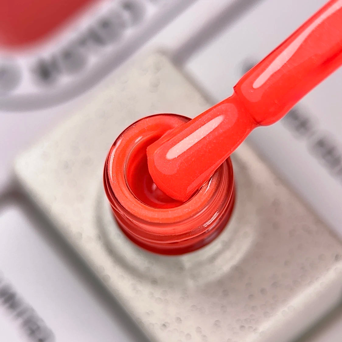 NAILSOFTHEDAY Color of the Month Giugno 2026 Dopamine — lampone aranciato con una leggera luminosità, coprente in uno strato, 10 ml