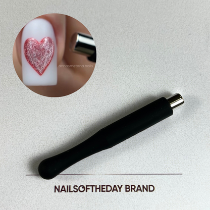 NAILSOFTHEDAY magnet for Cat eye