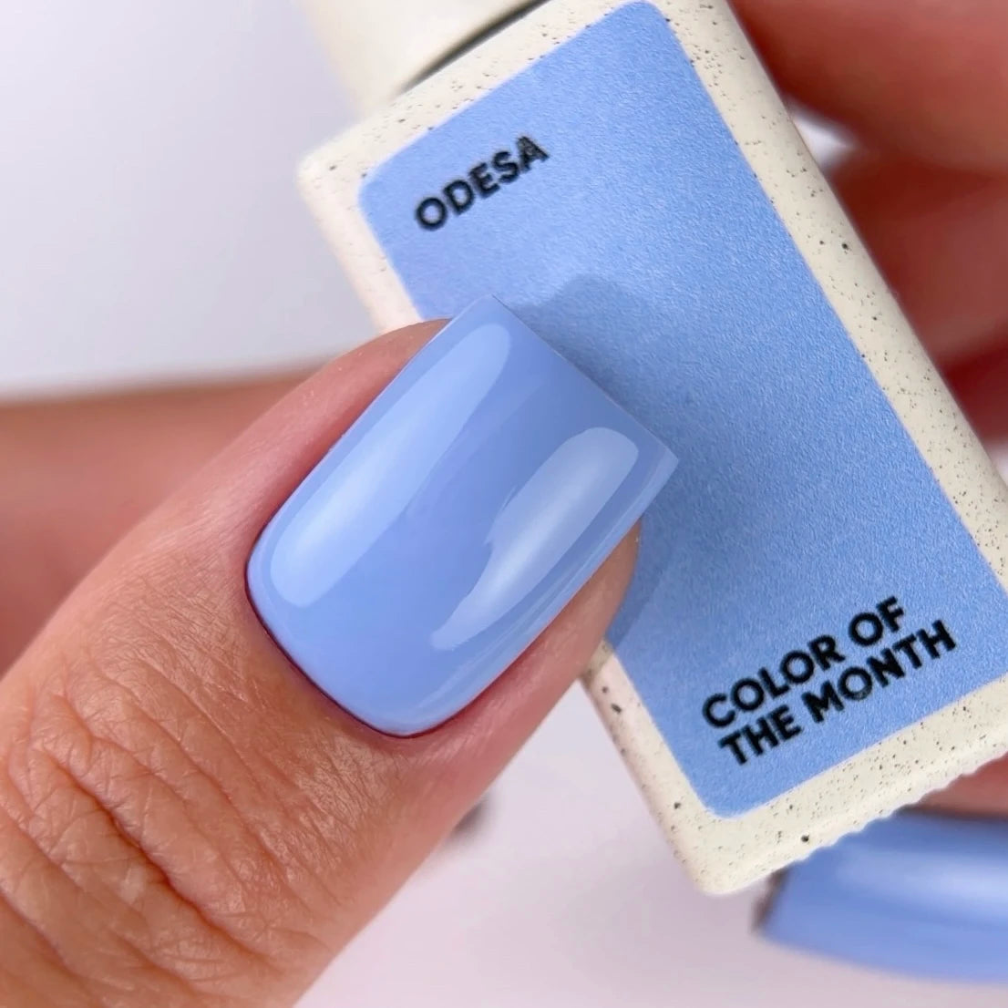 NAILSOFTHEDAY Color of the Month – Julio 2026
Odesa — azul de alta cobertura en una sola capa, 10 ml