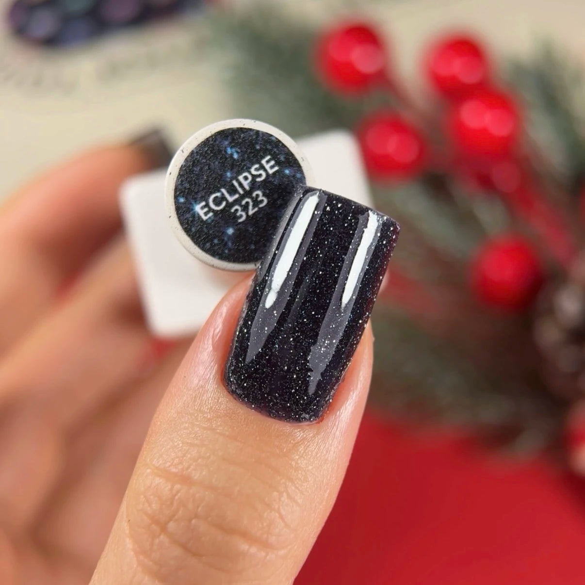 NAILSOFTHEDAY Gel Polish Eclipse — esmalte semipermanente negro-azul reflectante, 10 ml