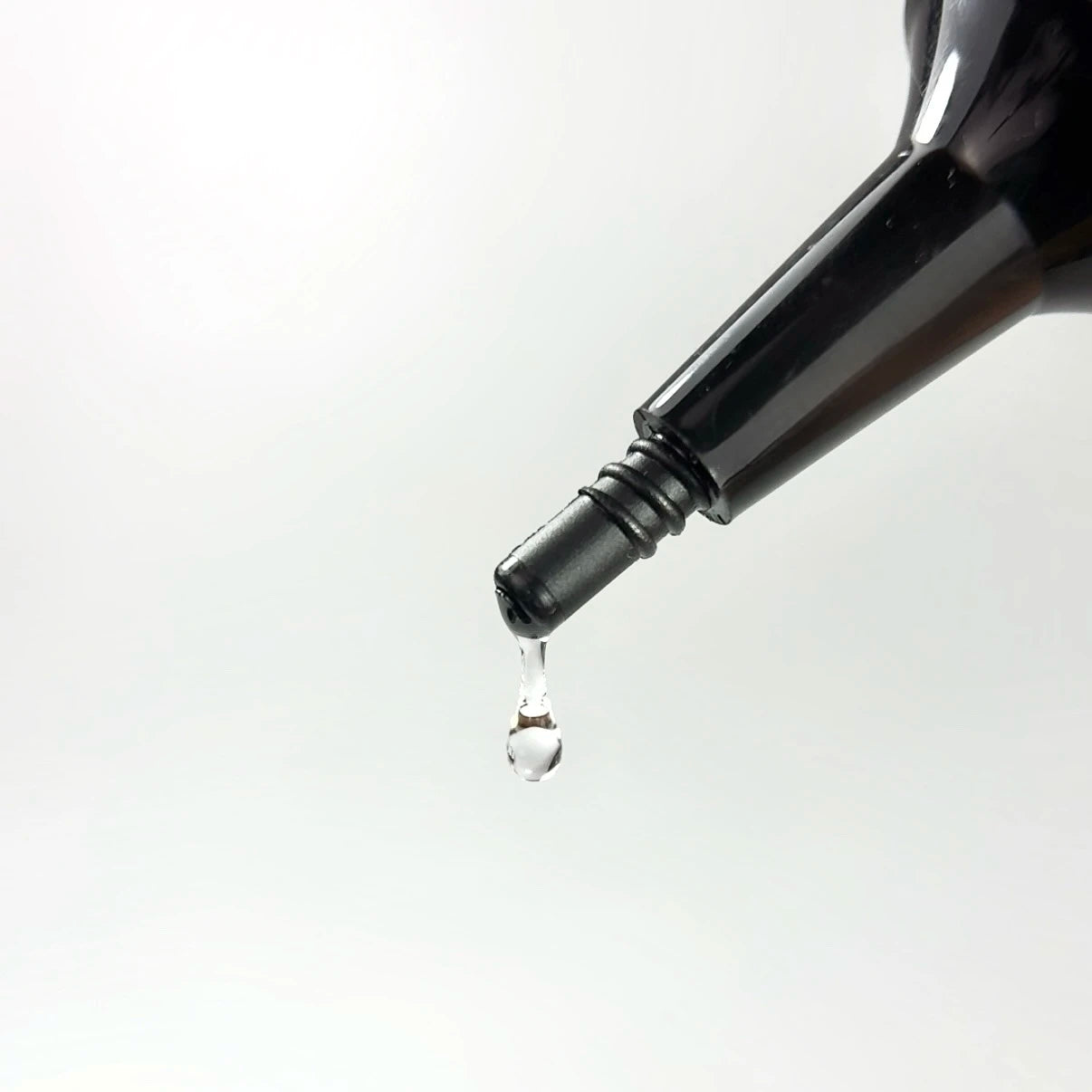 NAILSOFTHEDAY Glossy Top No Wipe – glänzender No-Wipe-Top mit UV-Filtern, 50 ml (Refill)