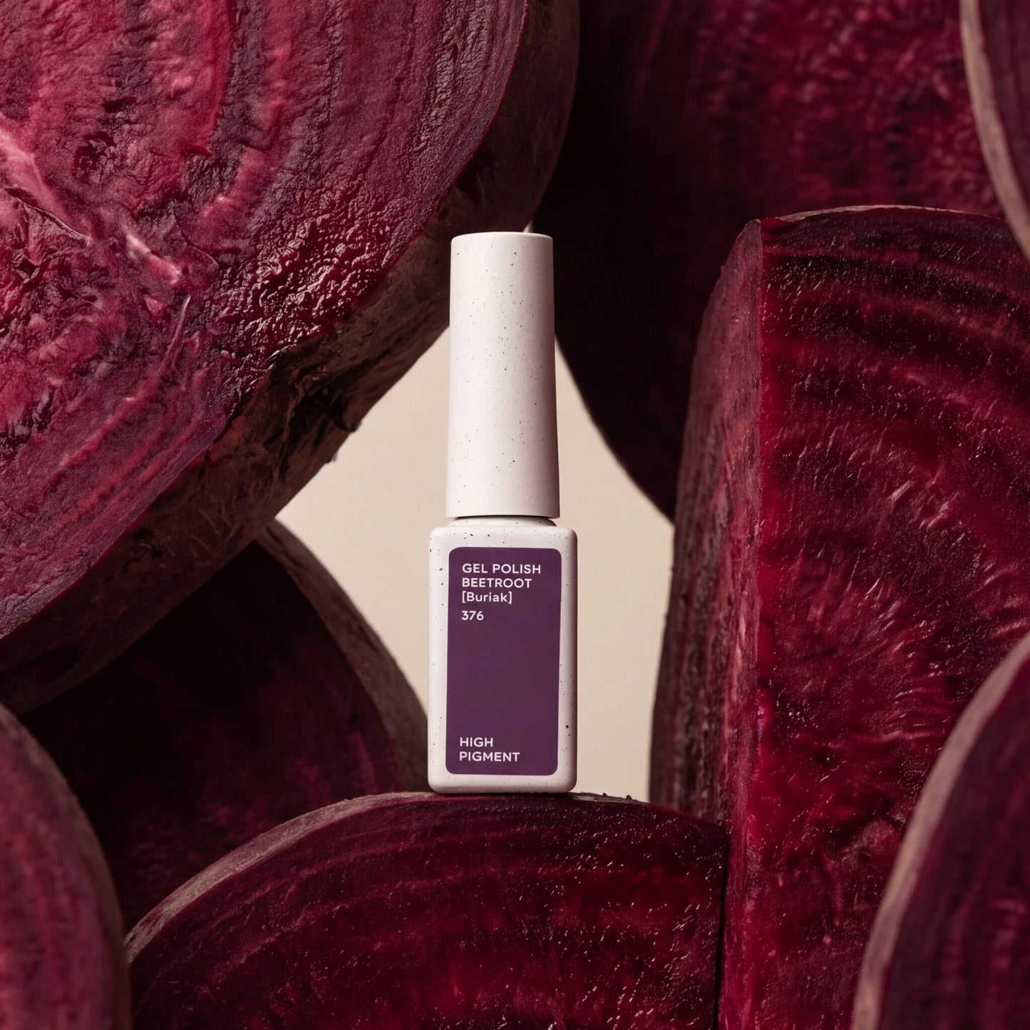 NAILSOFTHEDAY Gel Polish Beetroot [Buriak] 376 – Rote-Bete-Violetter Gel-Nagellack mit Deckkraft in nur einer Schicht, 10 ml