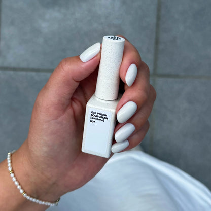 NAILSOFTHEDAY Gel Polish Sour Cream [Smetana] 007 – Luftiger creme-milchiger Gel-Nagellack, 10 ml