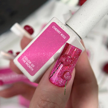 NAILSOFTHEDAY Colore del Mese Giugno 2025 Cherry Kiss — rosa intenso con effetto cat eye, copertura perfetta in una sola passata, 10 ml