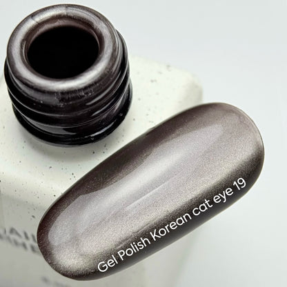 NAILSOFTHEDAY Korean Cat Eye 19 — a warm dark brown cat eye gel polish. 6 ml.