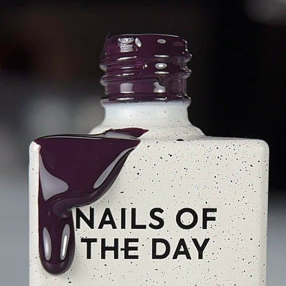 NAILSOFTHEDAY Cor do Mês — Janeiro 2026
Midnight — tom ameixa intenso, cobertura total em uma camada, 10 ml