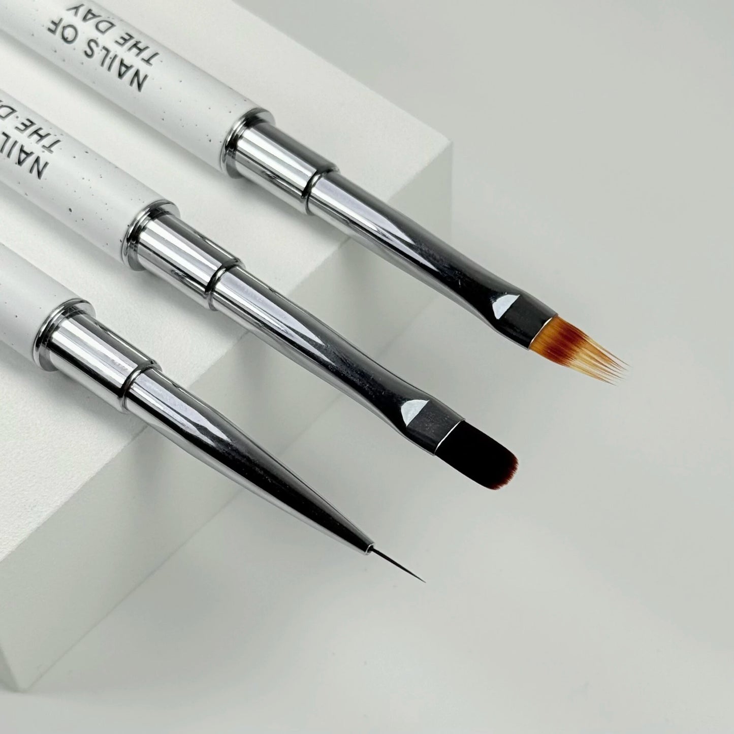 NAILSOFTHEDAY Professional Brush Liner — a professional metal nail brush with cap, designed for fine detailing and line work, liner 8 mm.