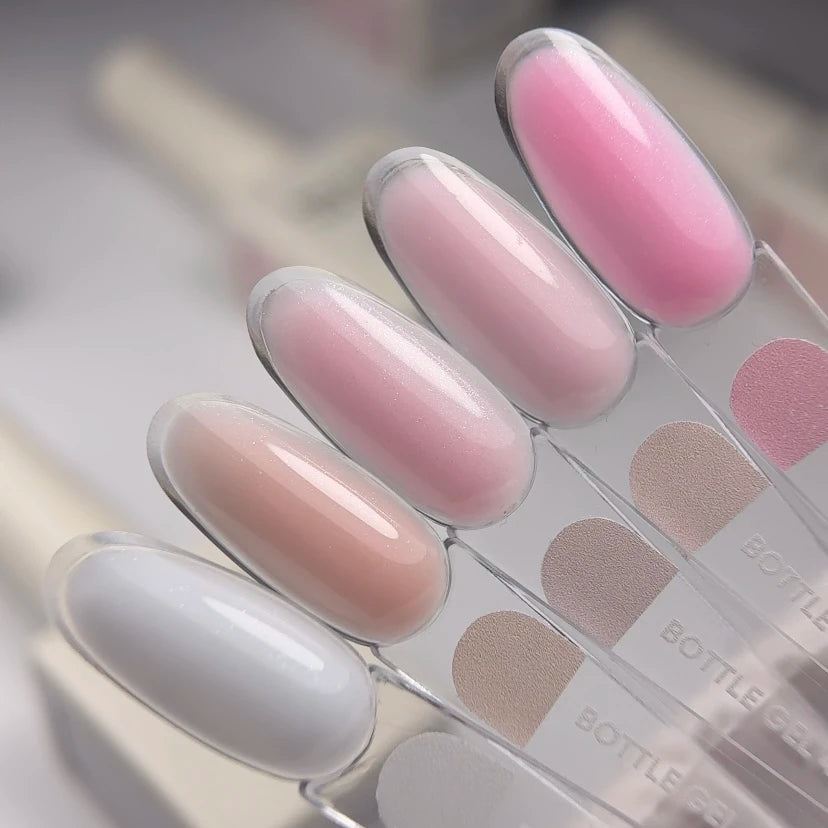 NAILSOFTHEDAY Bottle Gel 47 Shimmer — gel ultra-résistant rose laiteux avec shimmer rose pour le renforcement des ongles, 10 ml