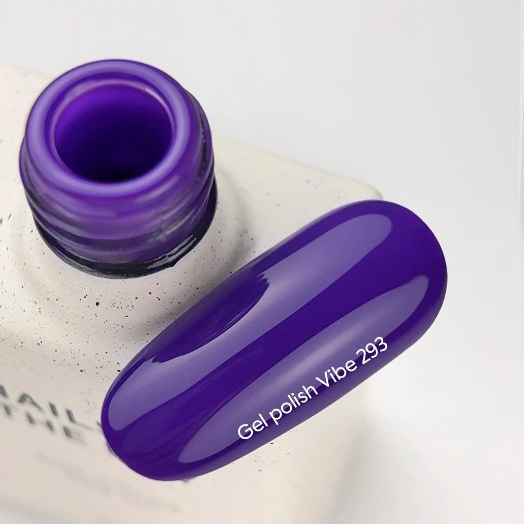 NAILSOFTHEDAY Gel Polish Vibe 293 — esmalte semipermanente violeta intenso con cobertura en una sola capa, 10 ml