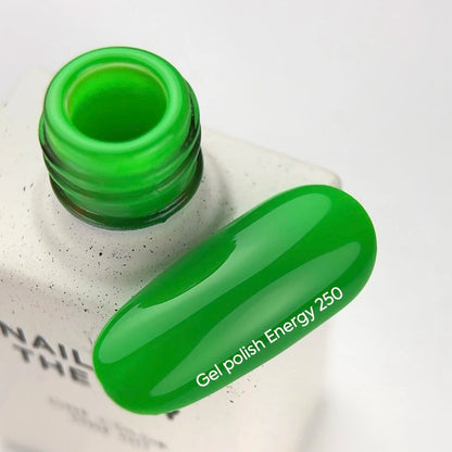NAILSOFTHEDAY Gel Polish Energy 250 — esmalte semipermanente verde intenso con cobertura en una sola capa, 10 ml