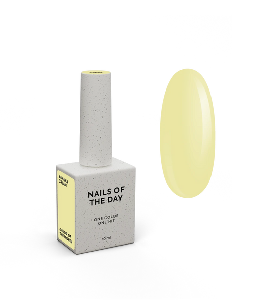 NAILSOFTHEDAY Color del mes julio 2025: Banana Cream — un tono amarillo banana cremoso y suave, cubre en una sola capa, 10 ml.