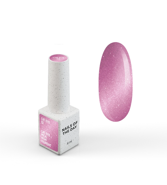 NAILSOFTHEDAY Gel Polish Cat Eye 02 — smalto semipermanente rosa effetto occhio di gatto con micro particelle metalliche e un delicato effetto riflettente. Copertura completa in una sola passata. 6 ml.