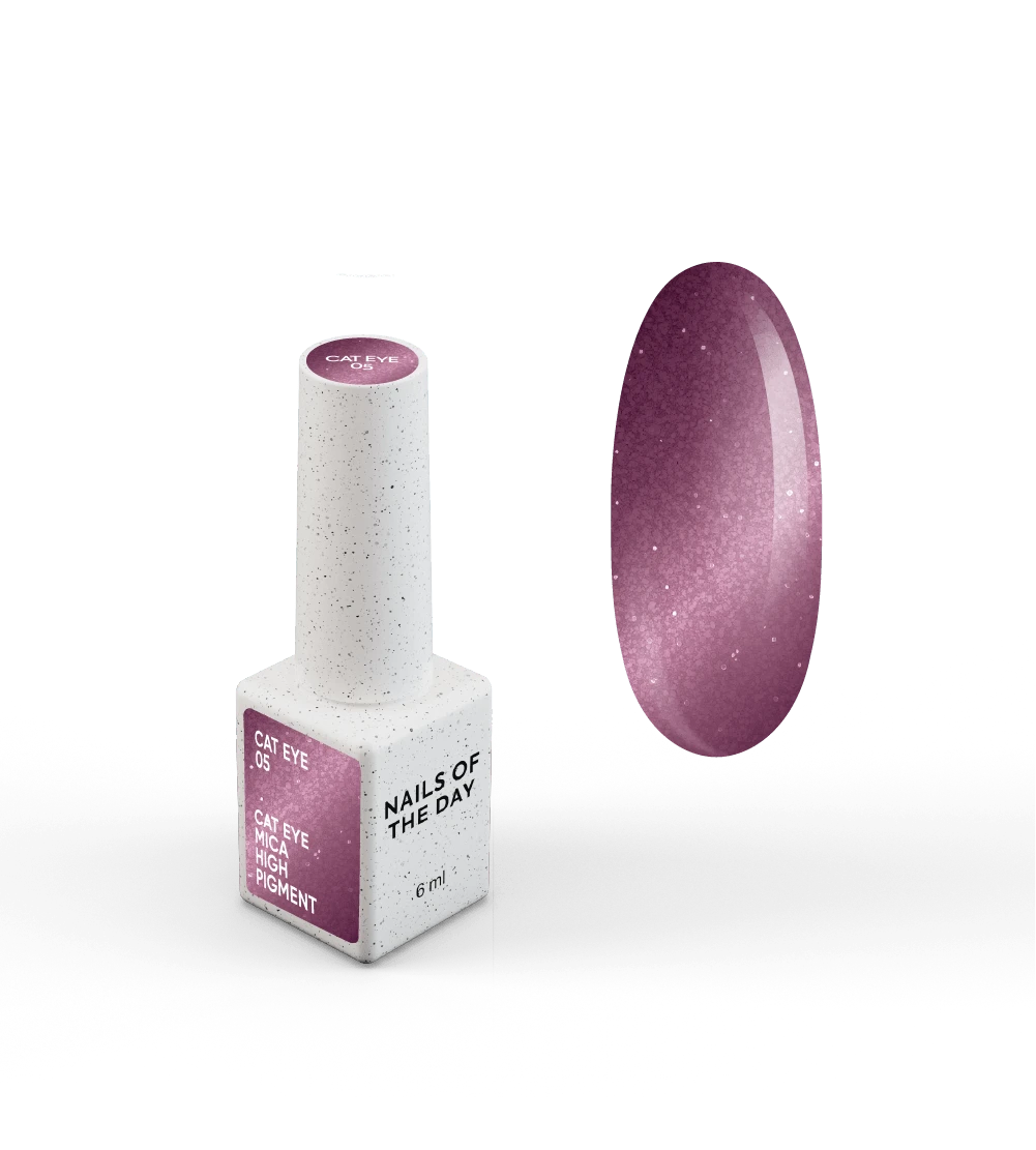 NAILSOFTHEDAY Gel Polish Cat Eye 05 — smalto semipermanente rosa scuro effetto occhio di gatto con micro particelle metalliche e un delicato effetto riflettente. Copertura completa in una sola passata. 6 ml.