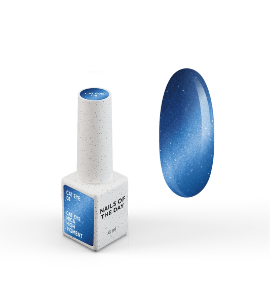 NAILSOFTHEDAY Gel Polish Cat Eye 08 — smalto semipermanente blu effetto occhio di gatto con micro particelle metalliche e un delicato effetto riflettente. Copertura completa in una sola passata. 6 ml.