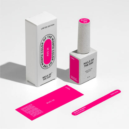 NAILSOFTHEDAY Color of the Month August 2026 CHRIN – Fuchsia mit Goldfolie und Schimmer, deckt bereits in einer Schicht, 10 ml