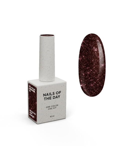 NAILSOFTHEDAY Gel Polish Grenadine — esmalte semipermanente burdeos (granada) reflectante, 10 ml