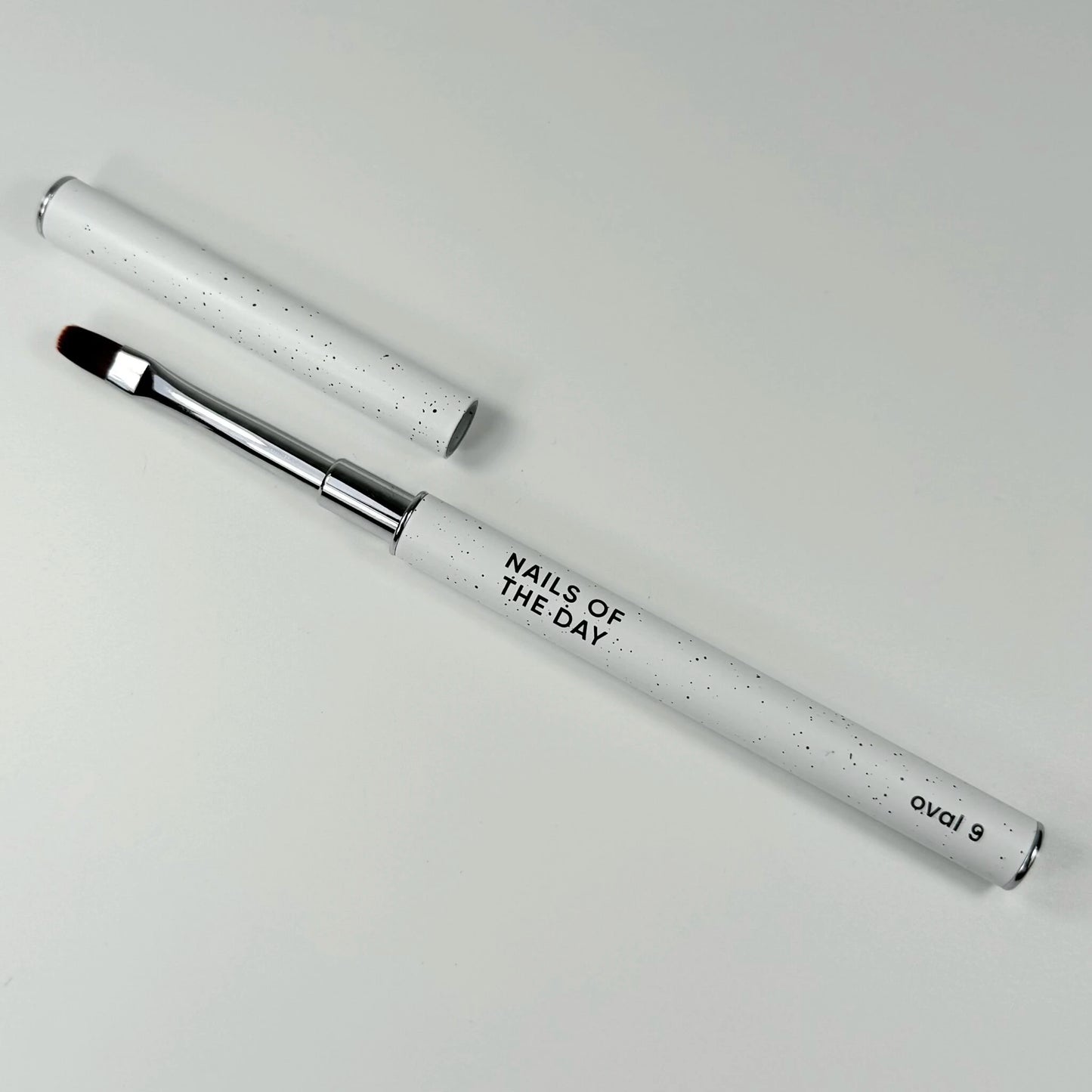 NAILSOFTHEDAY Professional Brush Oval — a professional metal nail brush with cap, designed for gel application, flat oval shape, 9 mm.