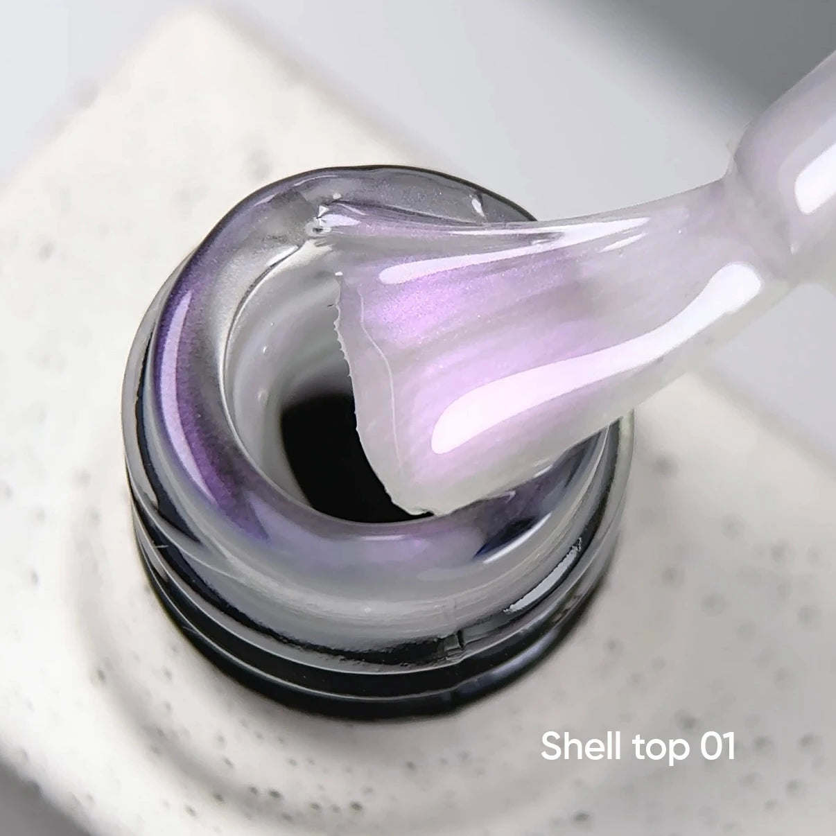 NAILSOFTHEDAY Shell Top 01 Nuova Formula — top perlato con effetto polvere viola, senza strato di dispersione, 10 ml