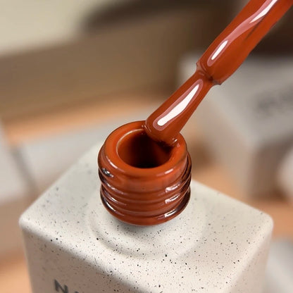 NAILSOFTHEDAY Gel Polish Terracotta — esmalte semipermanente en tono terracota (ladrillo) con cobertura completa en una sola capa. 10 ml.