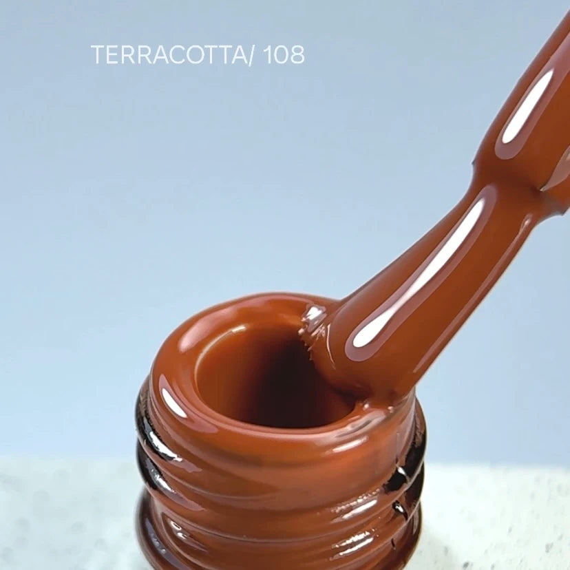 NAILSOFTHEDAY Gel Polish Terracotta — esmalte semipermanente en tono terracota (ladrillo) con cobertura completa en una sola capa. 10 ml.